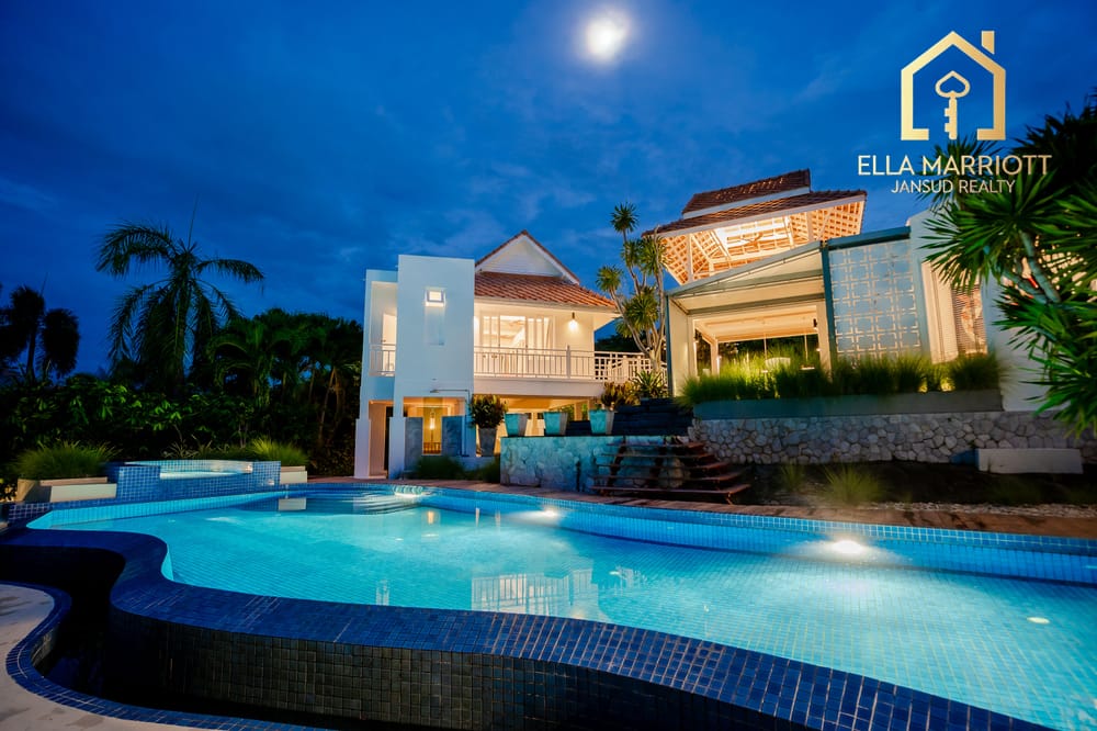 Balinese Luxury Pool Villa 24