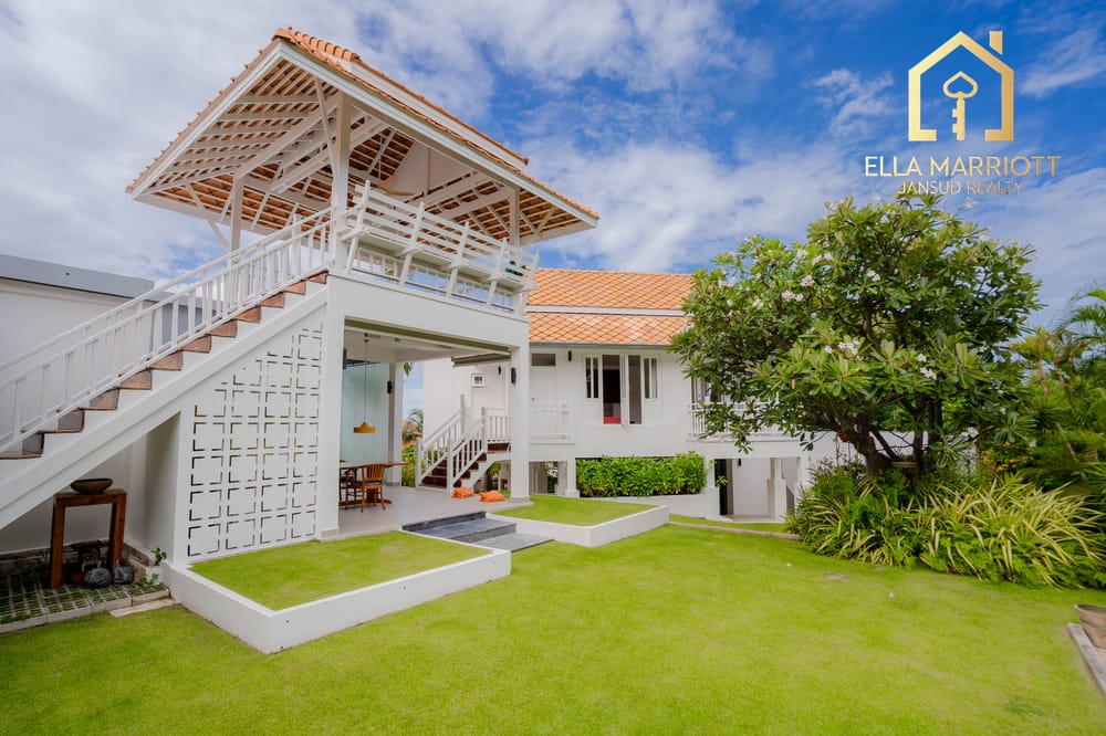 Balinese Luxury Pool Villa 26