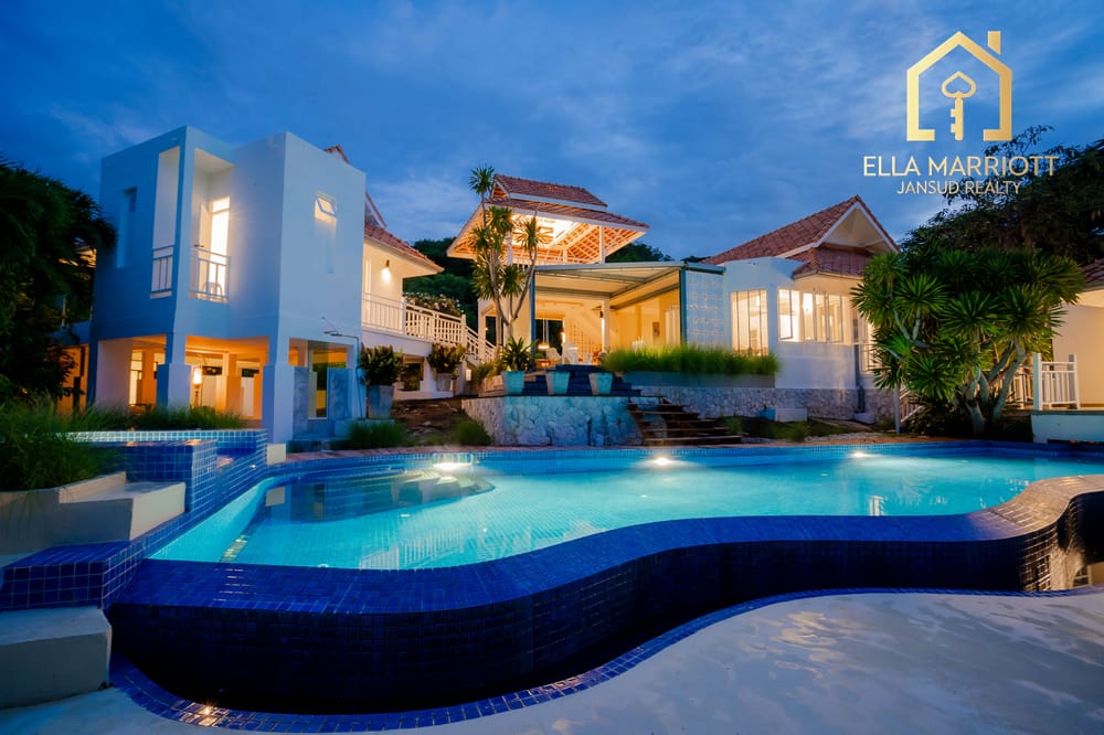 Balinese Luxury Pool Villa 4