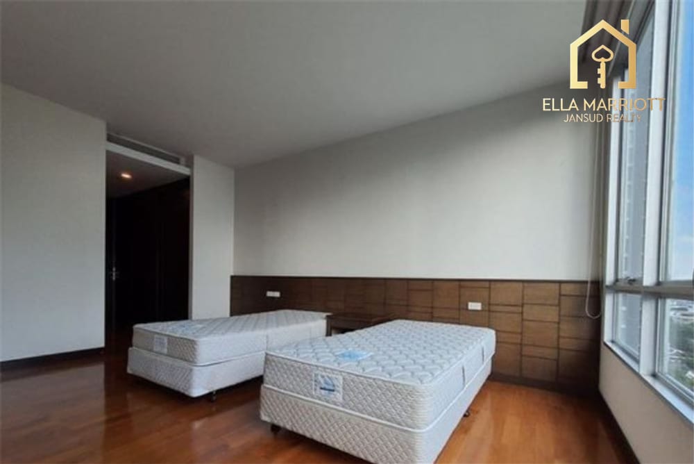Rent 95K | 231sqm 3+1BR | Thonglor High-Rise | Big Balcony 10