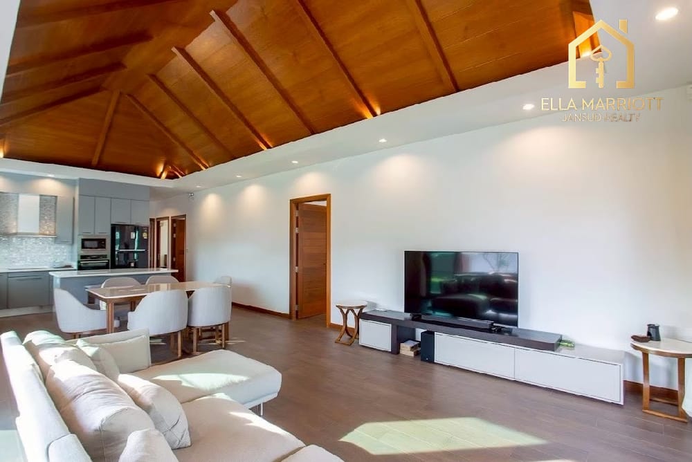 The Teakwood Manor at Hillside Hamlet 7 3