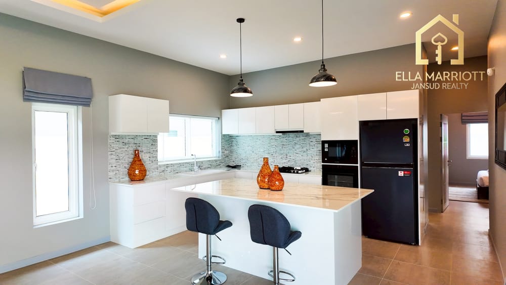 Modern Resort Living with Private Saltwater Pool at Meedee Home 8