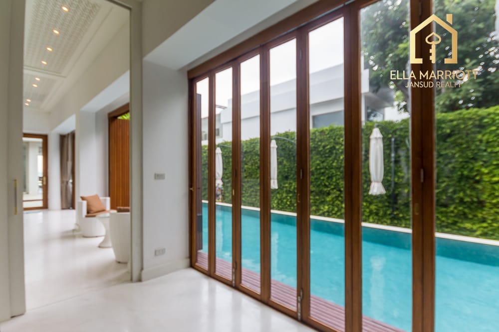 Ultra-Modern Beachfront Sanctuary 13