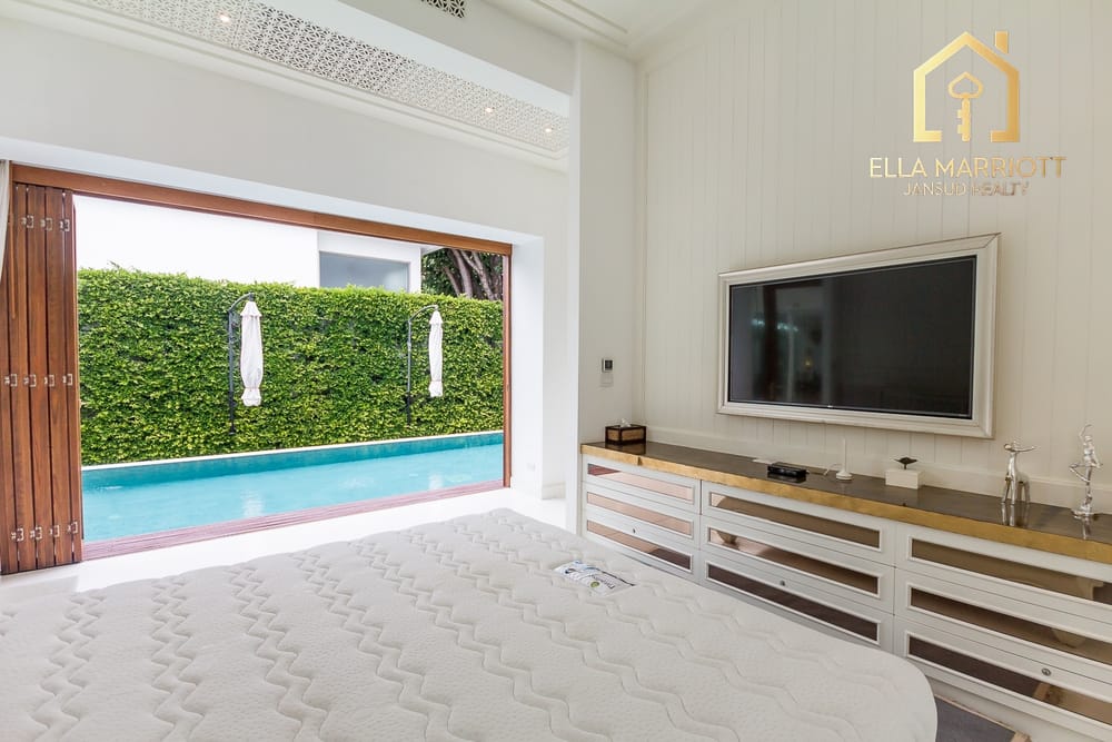 Ultra-Modern Beachfront Sanctuary 19