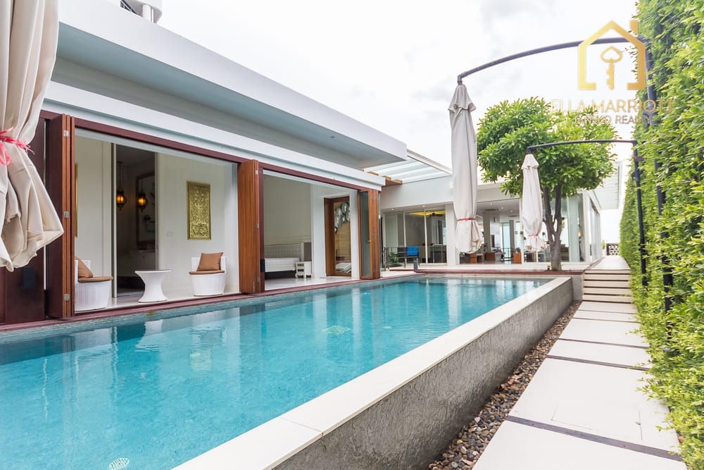 Ultra-Modern Beachfront Sanctuary 2