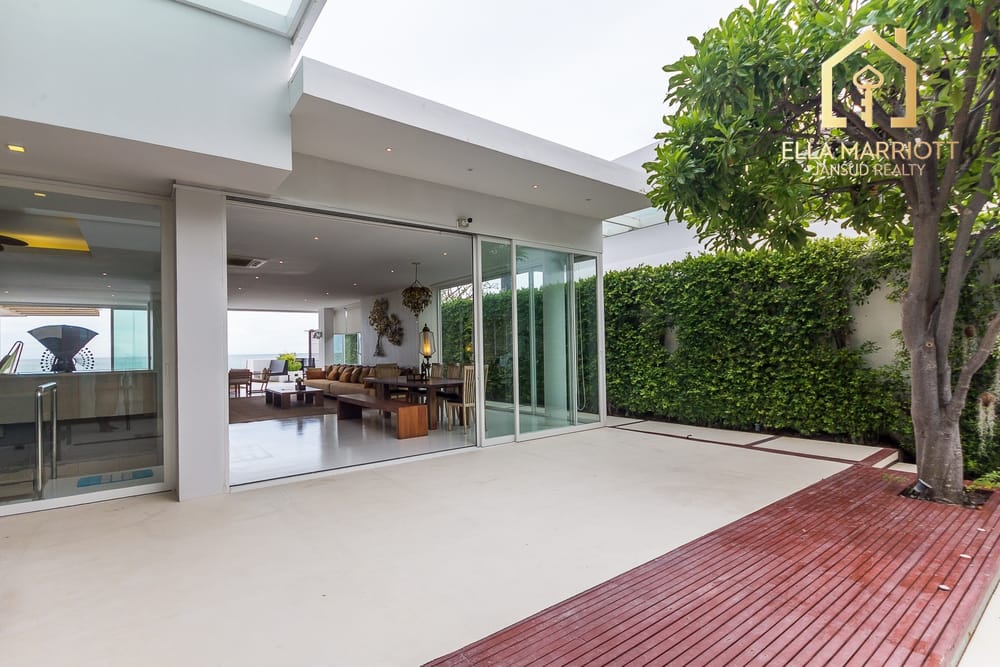 Ultra-Modern Beachfront Sanctuary 20