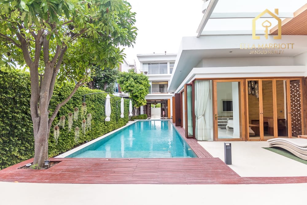 Ultra-Modern Beachfront Sanctuary 21