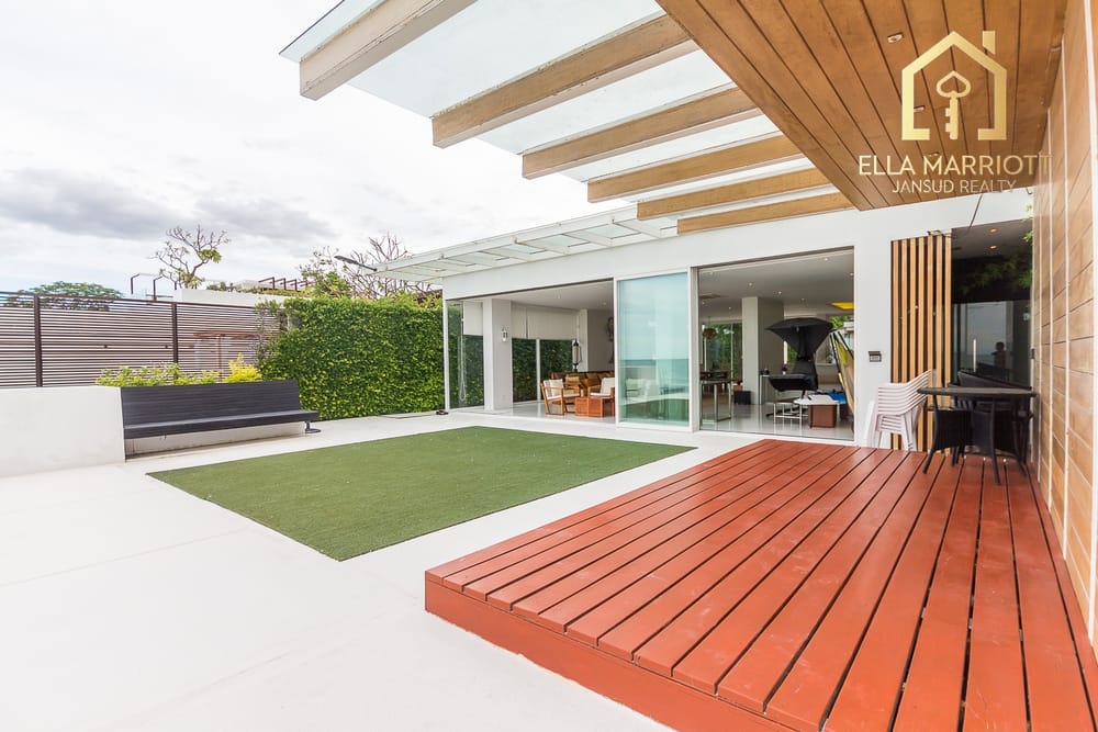 Ultra-Modern Beachfront Sanctuary 28