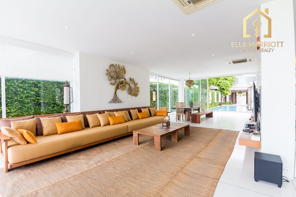 Ultra-Modern Beachfront Sanctuary 31