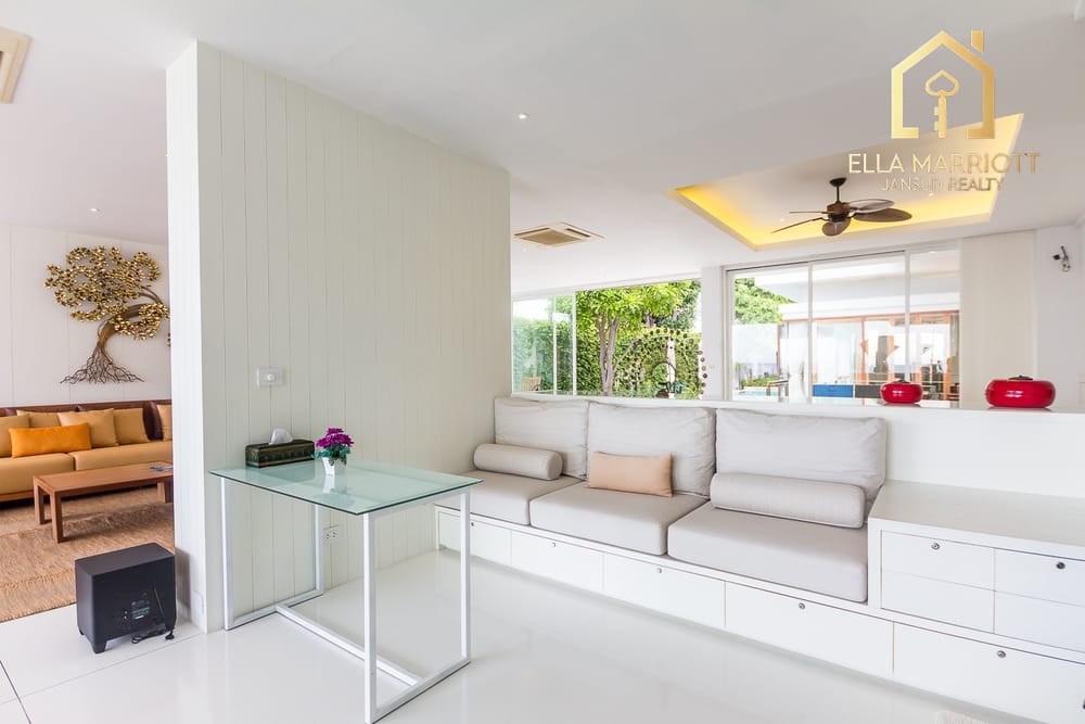 Ultra-Modern Beachfront Sanctuary 32