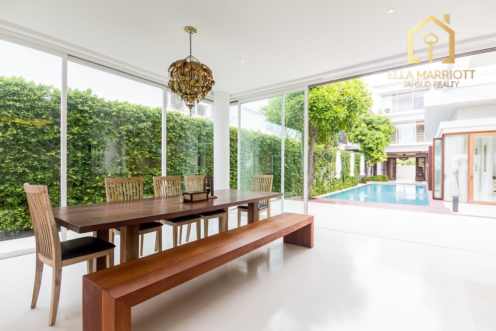 Ultra-Modern Beachfront Sanctuary 34