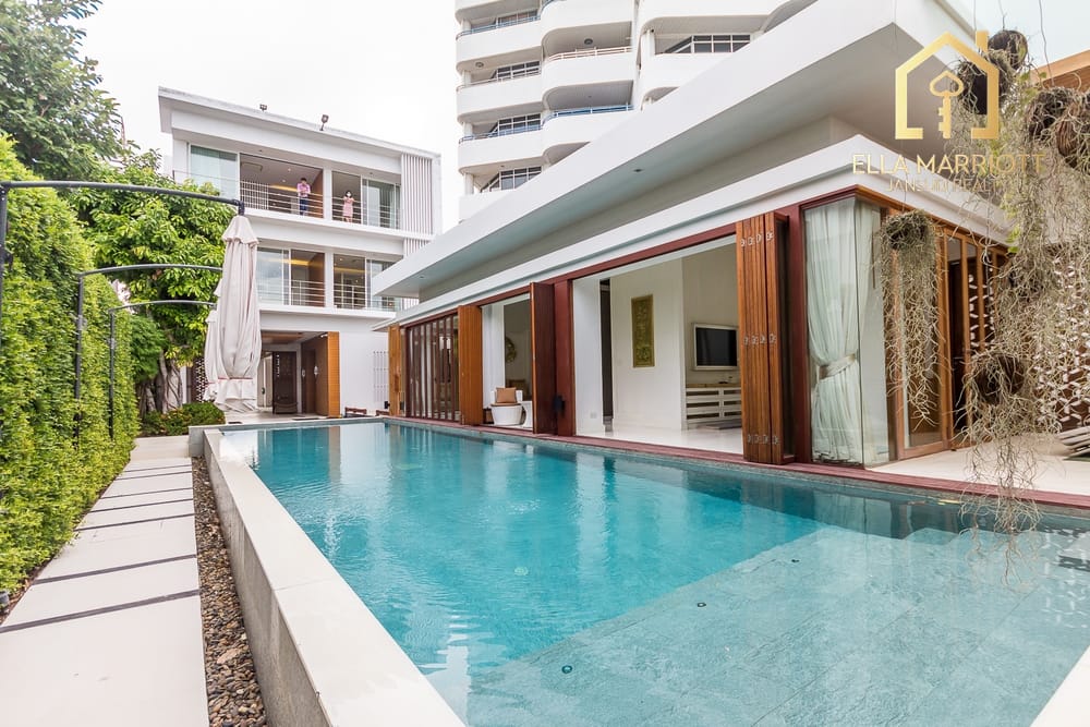 Ultra-Modern Beachfront Sanctuary 39
