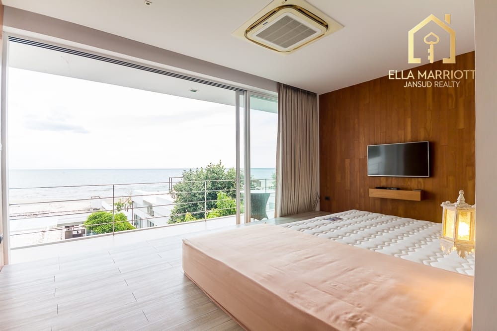 Ultra-Modern Beachfront Sanctuary 40