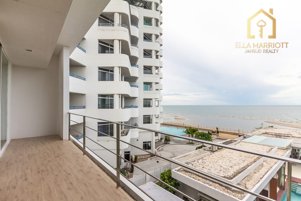 Ultra-Modern Beachfront Sanctuary 44