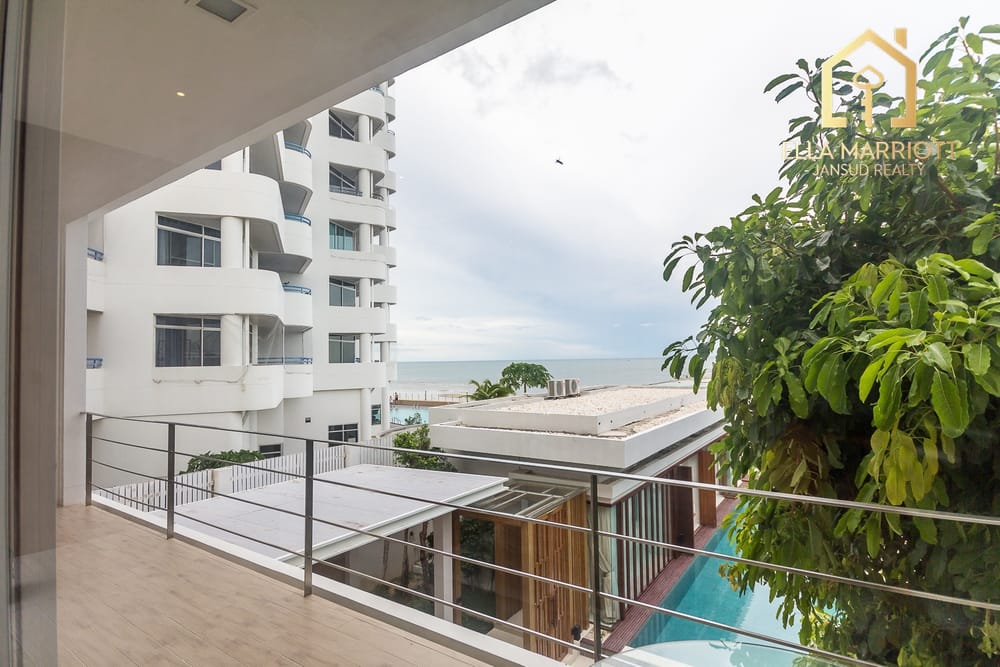 Ultra-Modern Beachfront Sanctuary 46