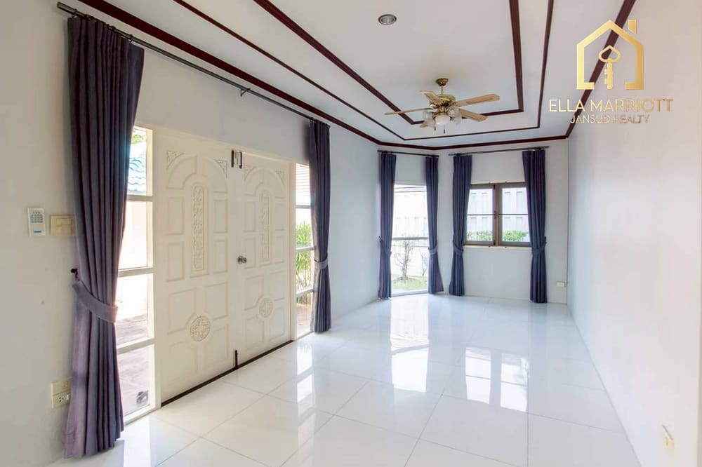 Exquisite Fairway View Pool Villa at Palm Hills 10