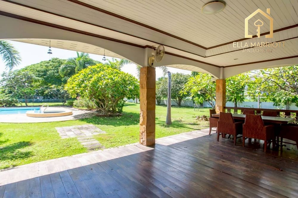 Exquisite Fairway View Pool Villa at Palm Hills 19