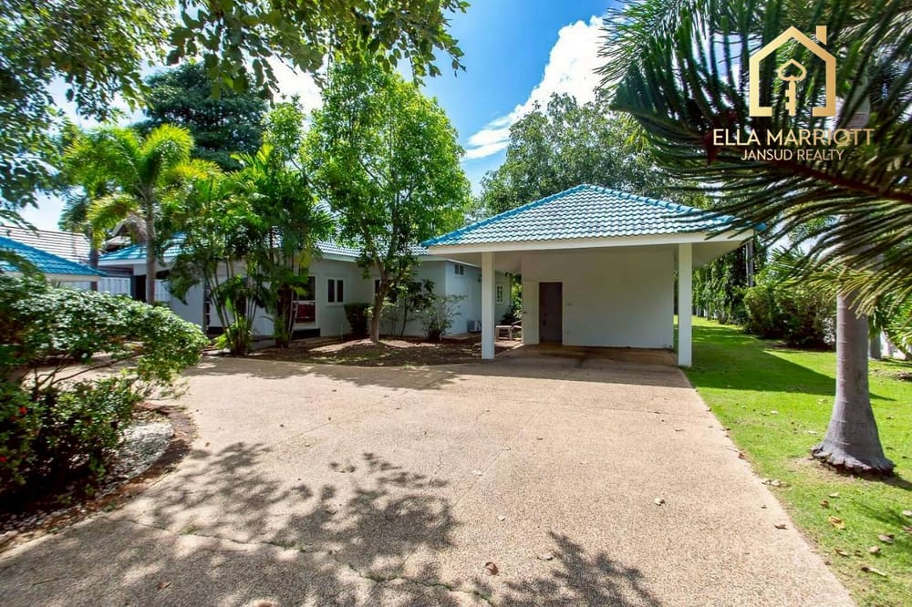 Exquisite Fairway View Pool Villa at Palm Hills 3