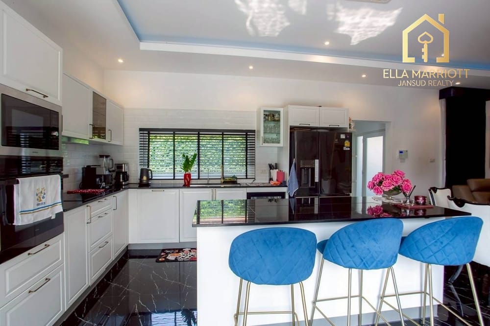 Luxury 4-Bedroom Pool Villa for Sale Hua Hin 112 24