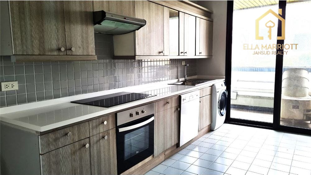 Renovated 3BR Condo for Rent at Soi Polo | 247sqm | 19 mins Walk to MRT & Lumpini Park 5