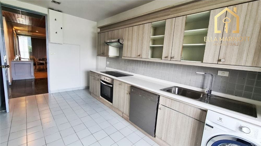 Renovated 3BR Condo for Rent at Soi Polo | 247sqm | 19 mins Walk to MRT & Lumpini Park 6