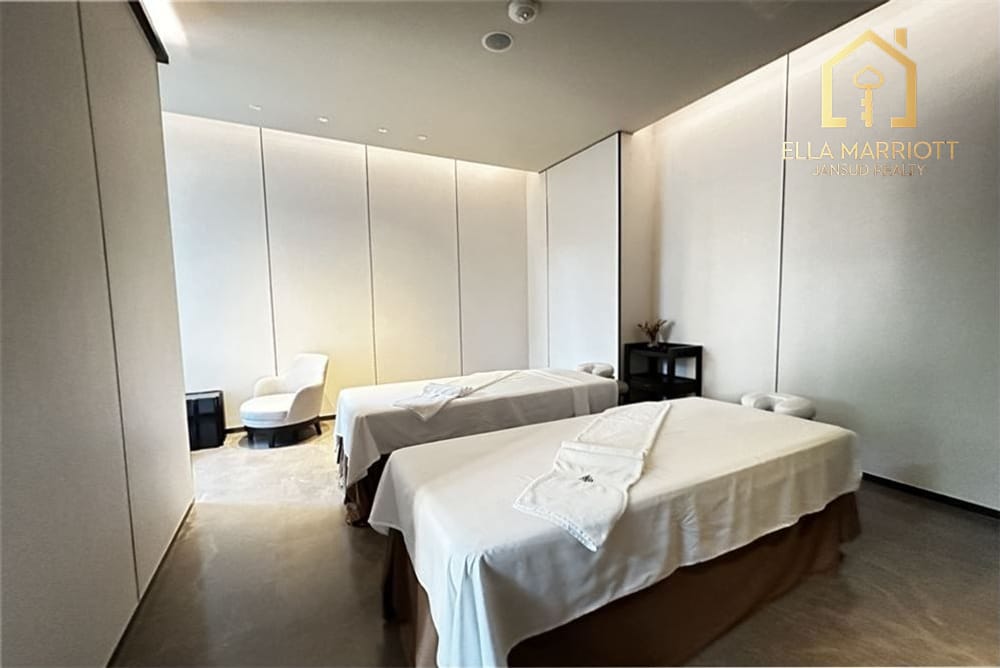 Luxury Living: Four Seasons Condo in Sathon 30