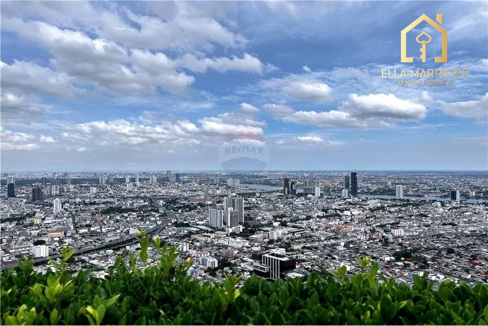 Luxury Living: Four Seasons Condo in Sathon 46