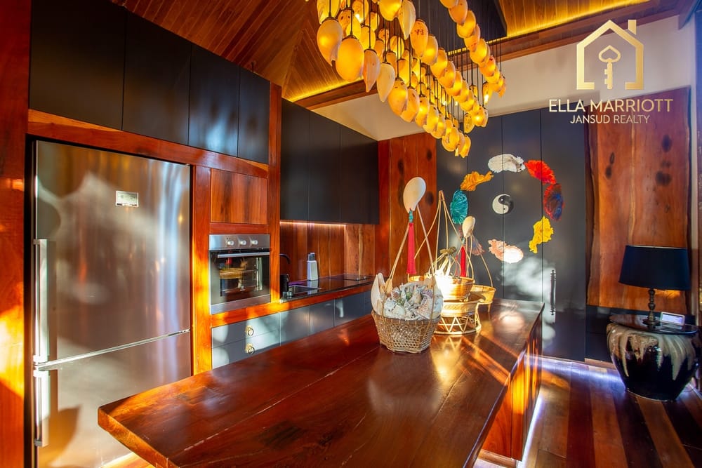 Thai Bali Style Pool Villa 10