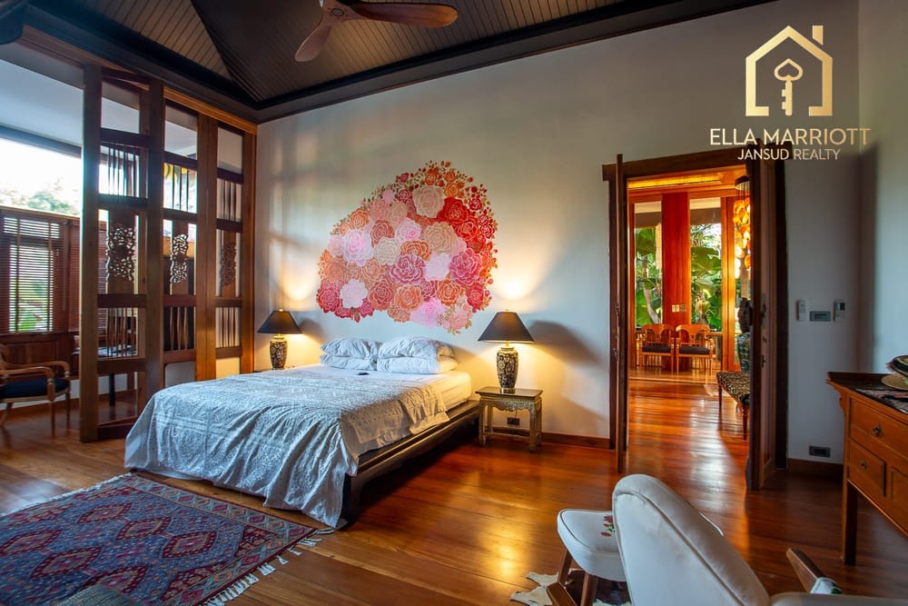 Thai Bali Style Pool Villa 35