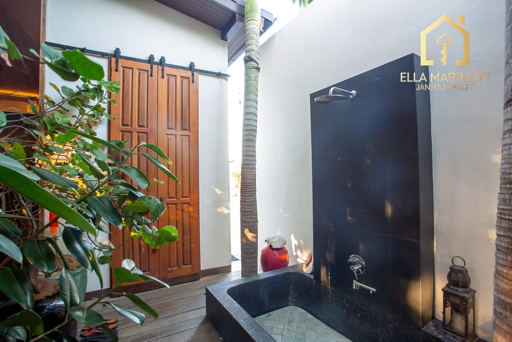 Thai Bali Style Pool Villa 37