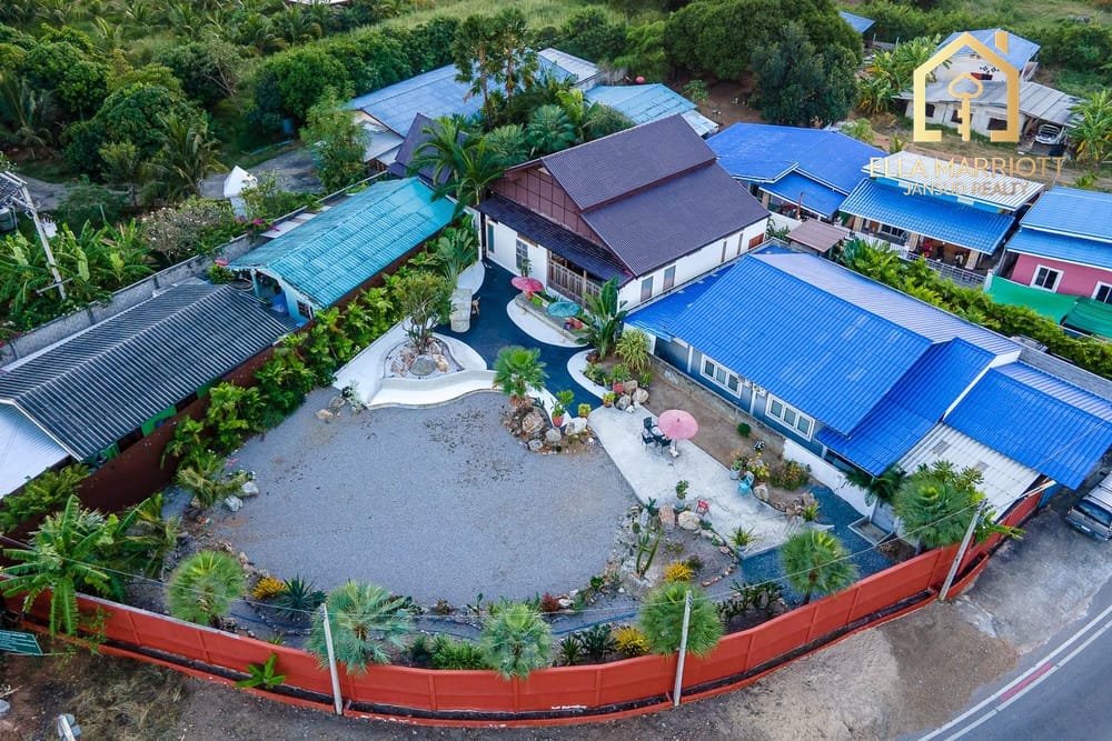 Thai Bali Style Pool Villa 49