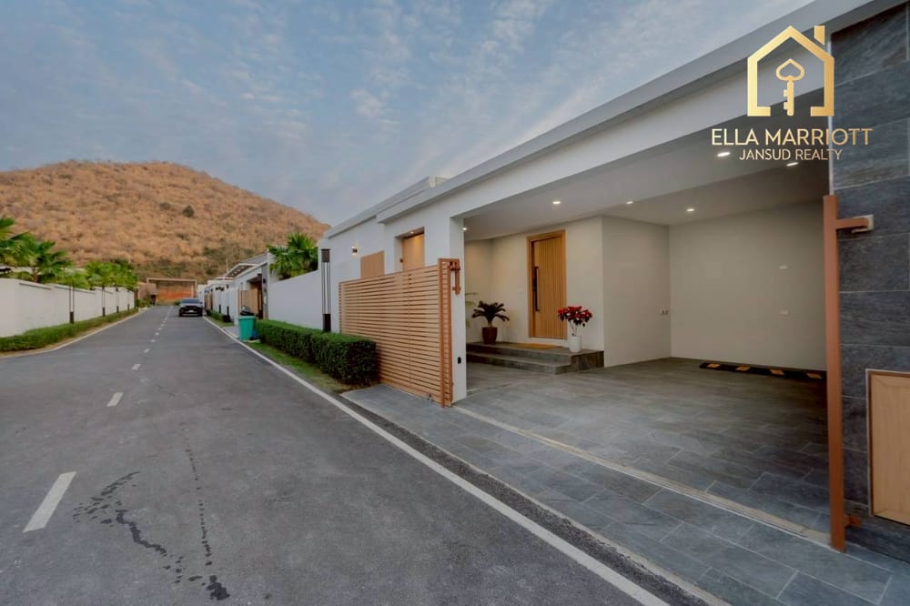 Premium Luxury Villa Hua Hin with Eco-Friendly lnnovation 12