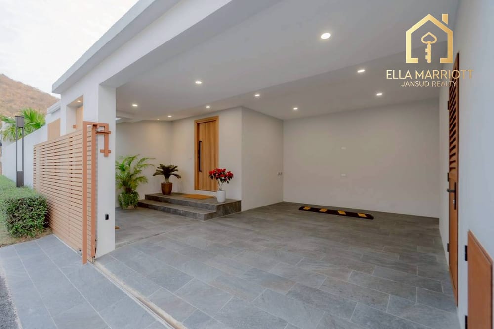 Premium Luxury Villa Hua Hin with Eco-Friendly lnnovation 8