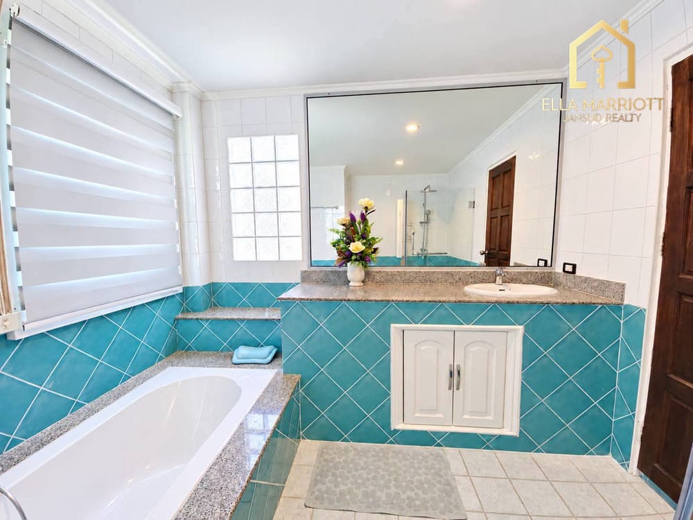 Exclusive Lakefront Luxury Pool Villa at Palm Hills Hua Hin 24