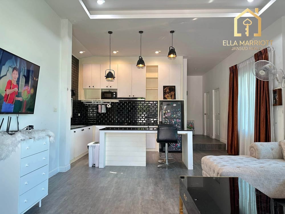 Peaceful & Private Detached House in Sam Phraya 4