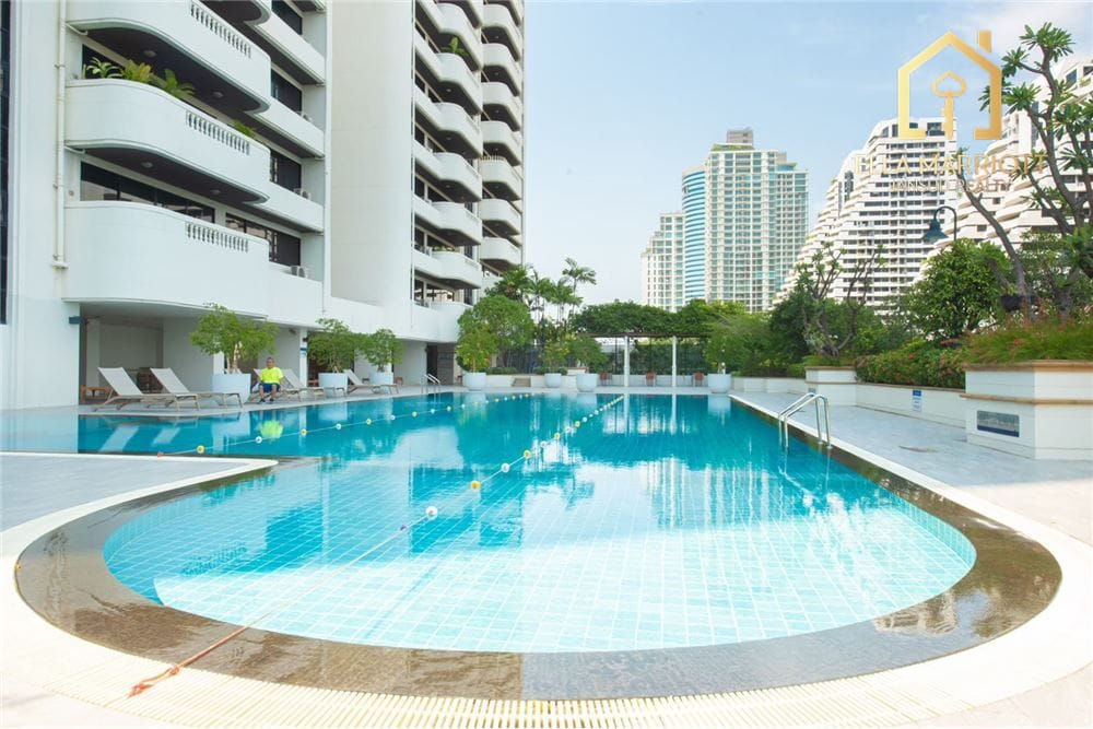 4 Bedroom Family-Friendly Condo for Sale in Sukhumvit 39 10