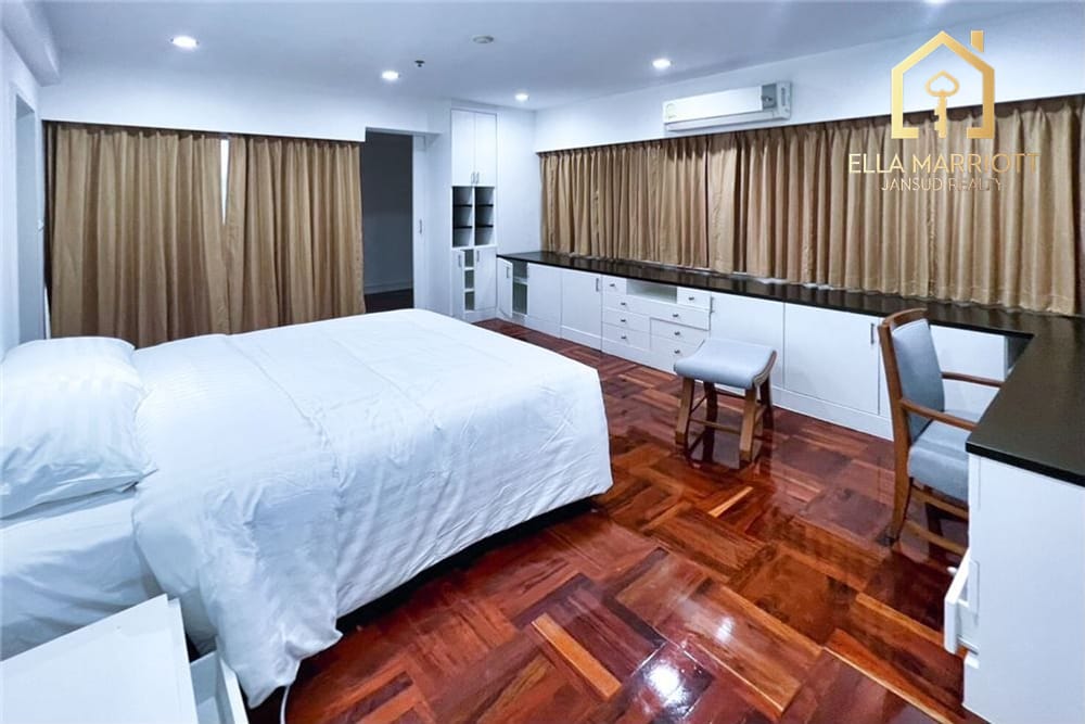 4 Bedroom Family-Friendly Condo for Sale in Sukhumvit 39 4