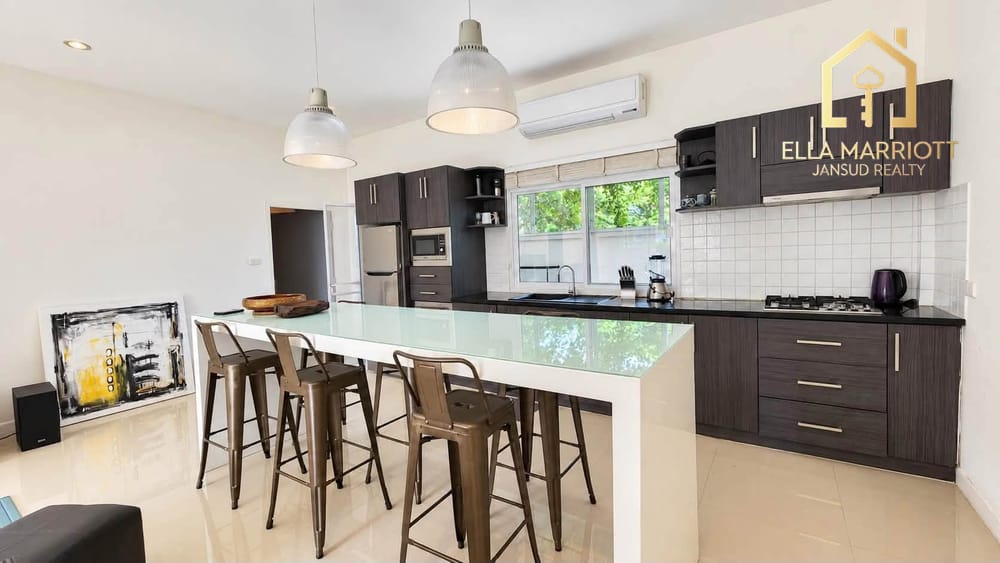 Cozy 2-Bedroom Townhouse for Rent in Soi Hua Hin 88 4