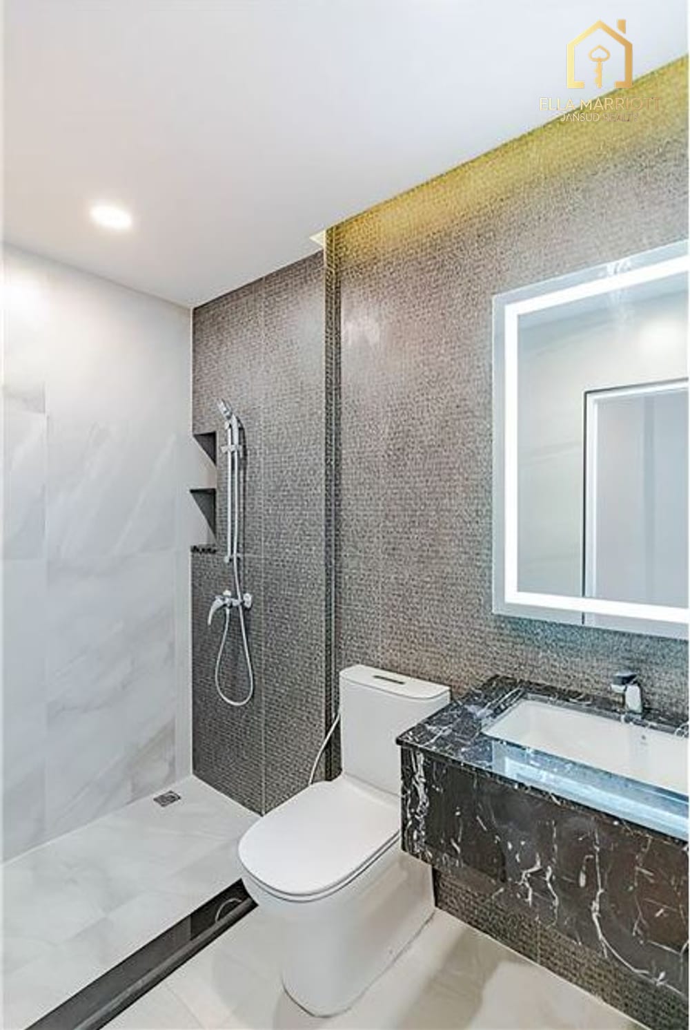 Renovated Modern Townhouse for Sale in Thonglor – 3+1 Bedrooms, 220sqm, 2 Minutes to Thonglor 15