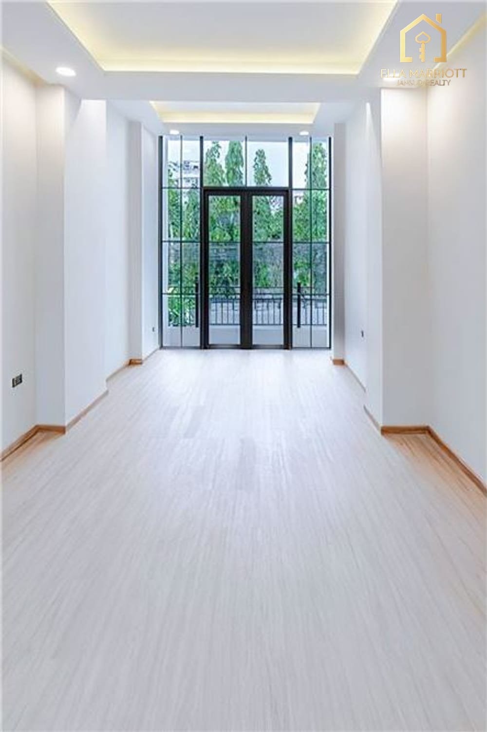 Renovated Modern Townhouse for Sale in Thonglor – 3+1 Bedrooms, 220sqm, 2 Minutes to Thonglor 18