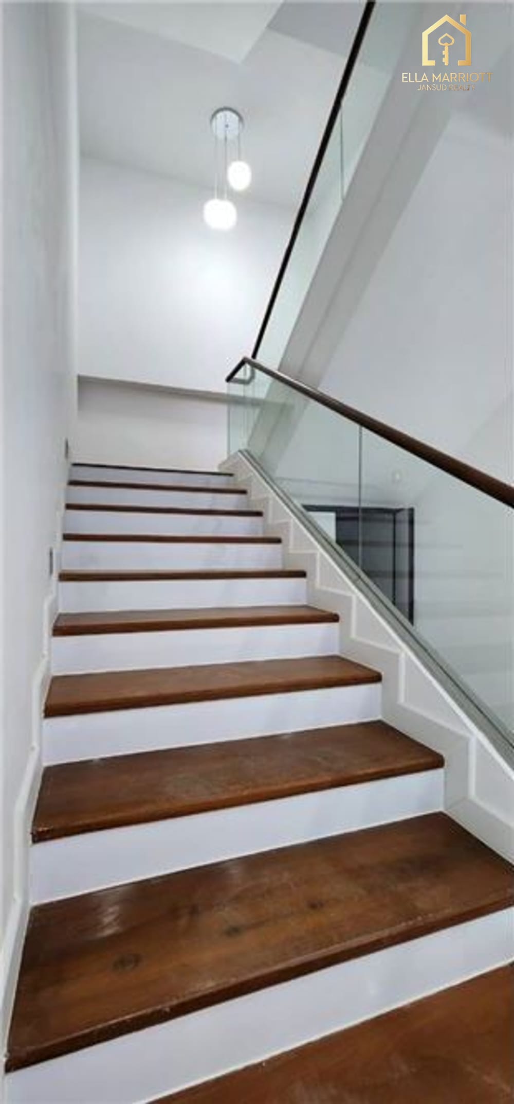 Spacious Home Office for Rent in Phra Kanong - Ideal for Business Use 15