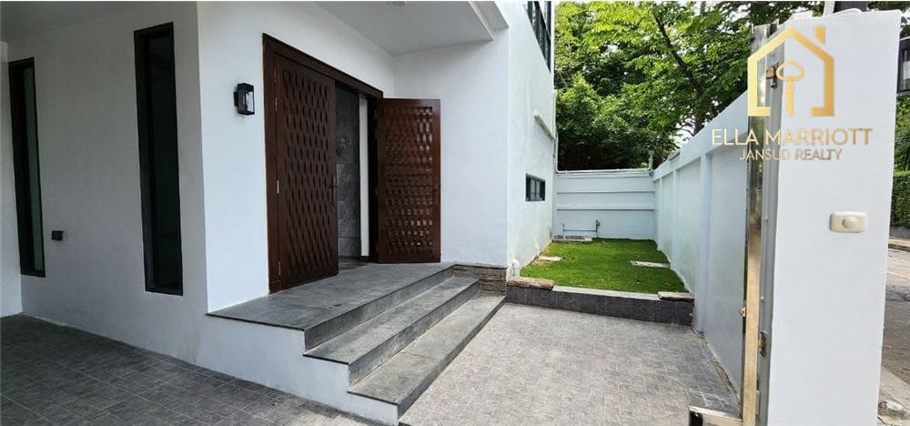 Spacious Home Office for Rent in Phra Kanong - Ideal for Business Use 2