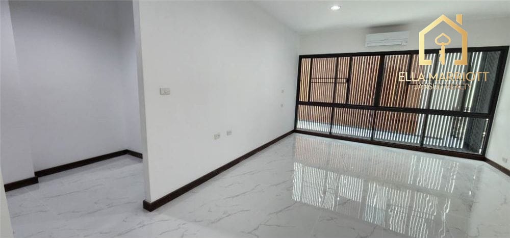 Spacious Home Office for Rent in Phra Kanong - Ideal for Business Use 21