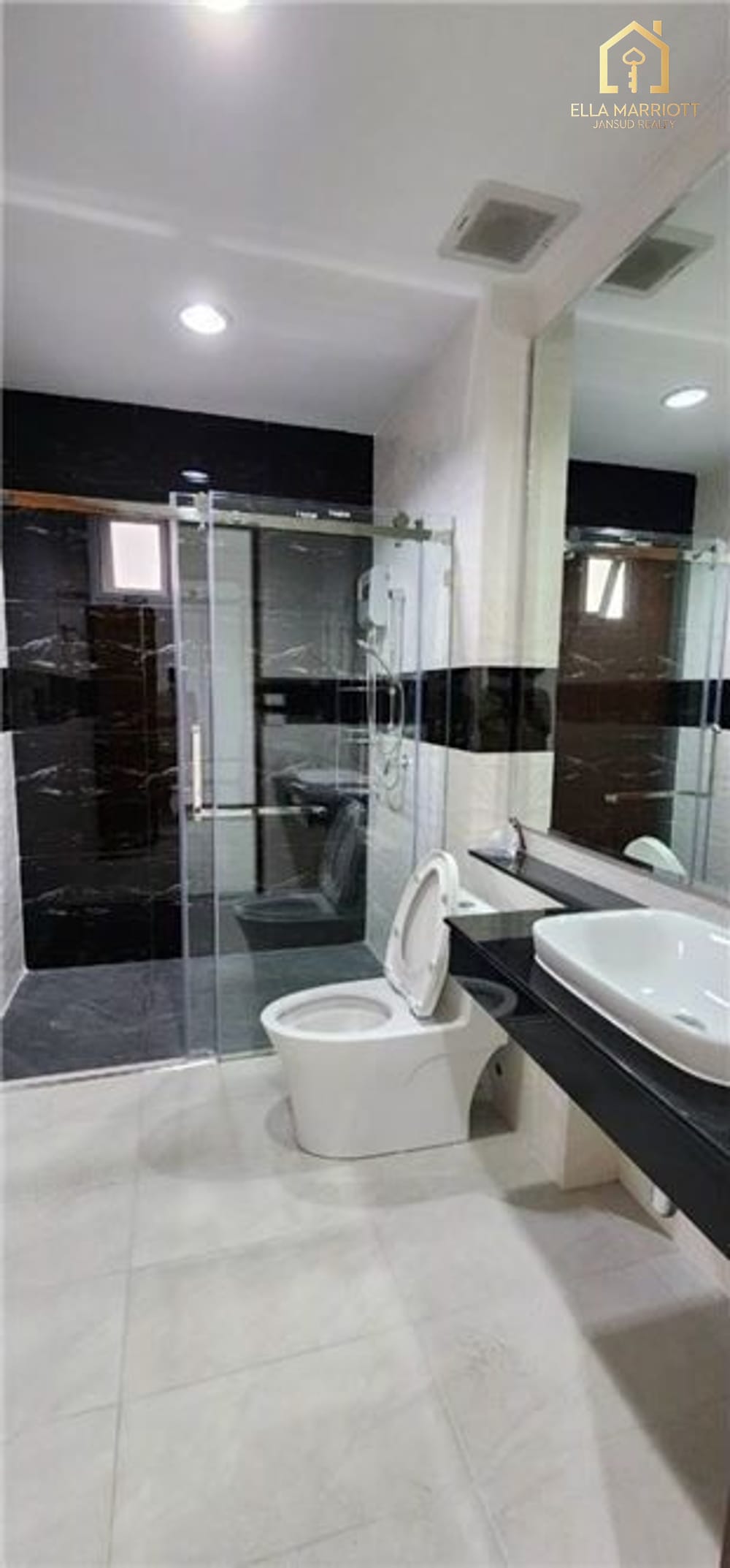 Spacious Home Office for Rent in Phra Kanong - Ideal for Business Use 24