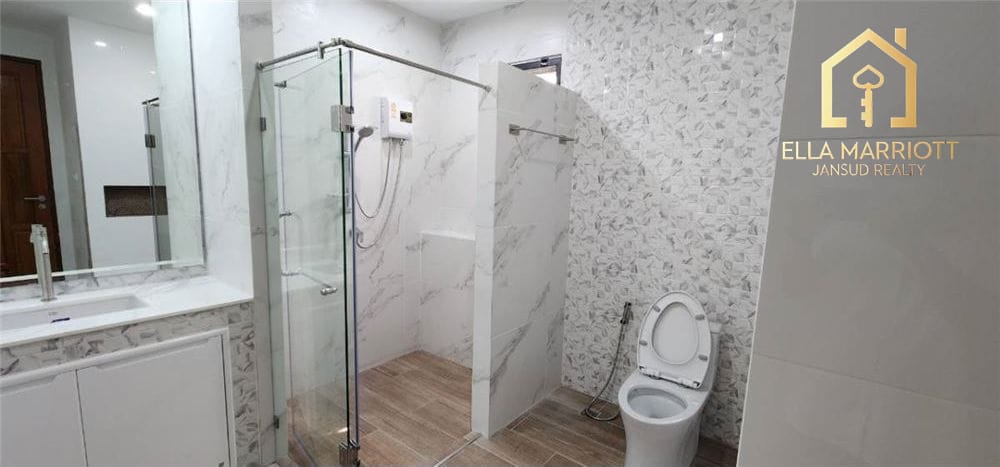 Spacious Home Office for Rent in Phra Kanong - Ideal for Business Use 29