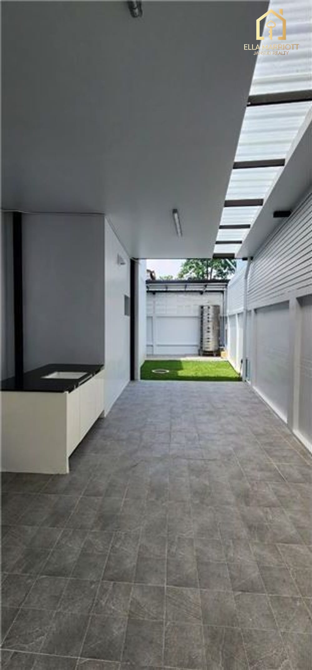 Spacious Home Office for Rent in Phra Kanong - Ideal for Business Use 4
