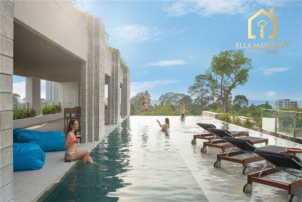 Luxurious Seaside Villa for Sale in Bang Sare, Chonburi 9