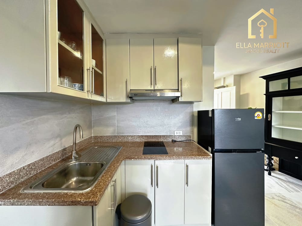 STUNNING SEA VIEW JAMJUREE CONDO 9