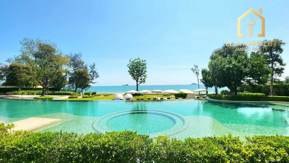 Luxury Beachfront Condo in Khao Tao | Wan Vayla 17