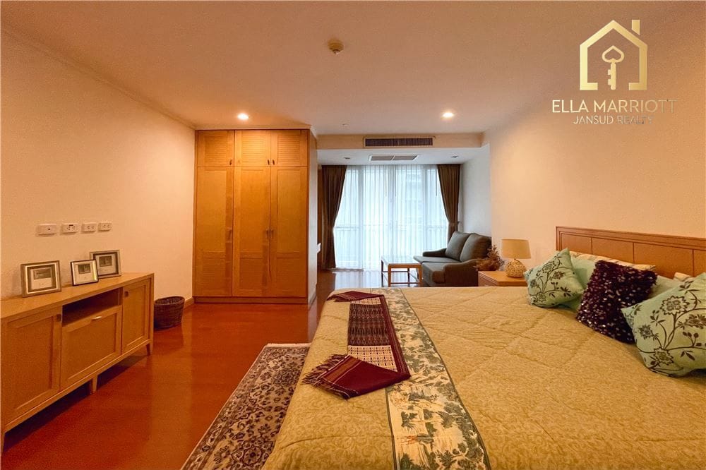 Pet-friendly furnished 3-bedroom near BTS with great location. 19